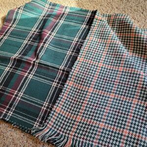 NEW Women's Boutique Reversible Scarf